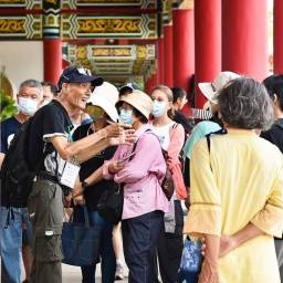 羅致 講師